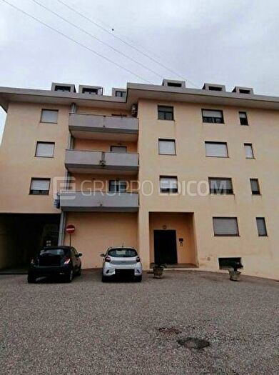 Appartamento con 6 locali in vendita in via Garibaldi Gariani, Sala, Catanzaro