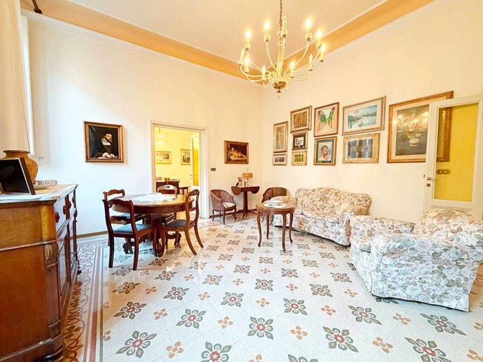 Appartamento con 6 locali in vendita in Via dello Statuto, Leopoldo Vittorio Emanuele Statuto, Firenze