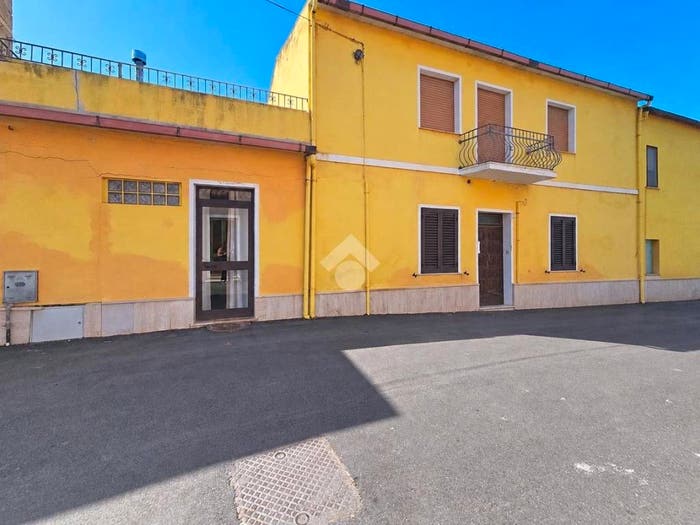 Casa quadrilocale in vendita in Via Solferino, Codaruina, Valledoria