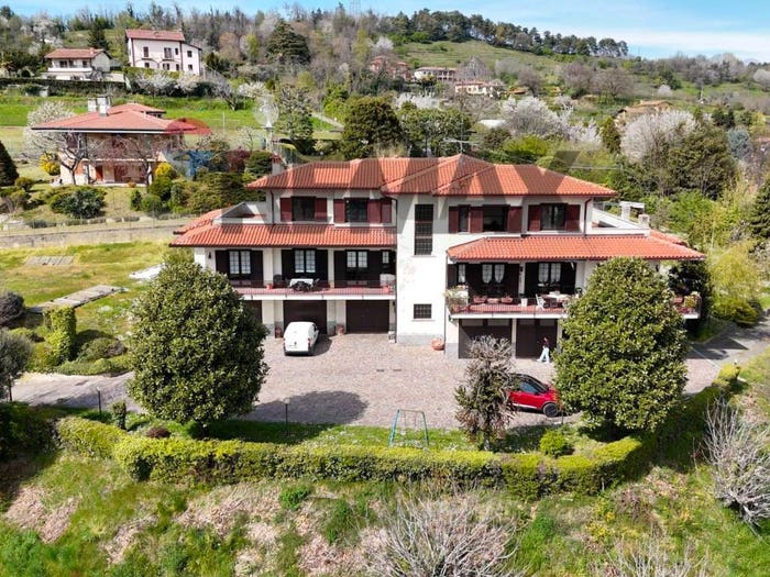 Casa con 6 locali in vendita in via maggio, Viganò