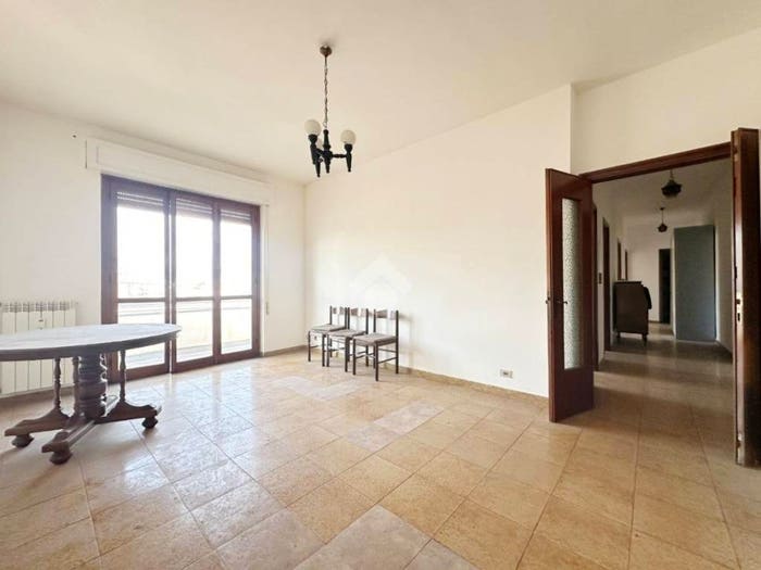 Appartamento quadrilocale in vendita in Via Capitano Michele Fiorillo, Marina di Carrara, Carrara