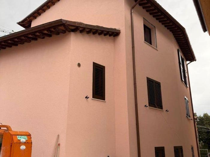 Casa con 5 locali in vendita in Via Castello di Borgiano, Borgiano, Serrapetrona