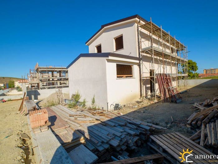 Casa trilocale in vendita in Via Nazioni Unite, Tufolo Farina, Crotone