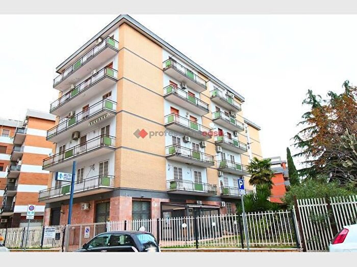 Appartamento con 5 locali in vendita in Via Imperiale, Foggia