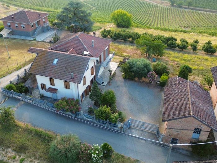 Casa con 6 locali in vendita in Regione San Rocco, San Rocco, Agliano Terme
