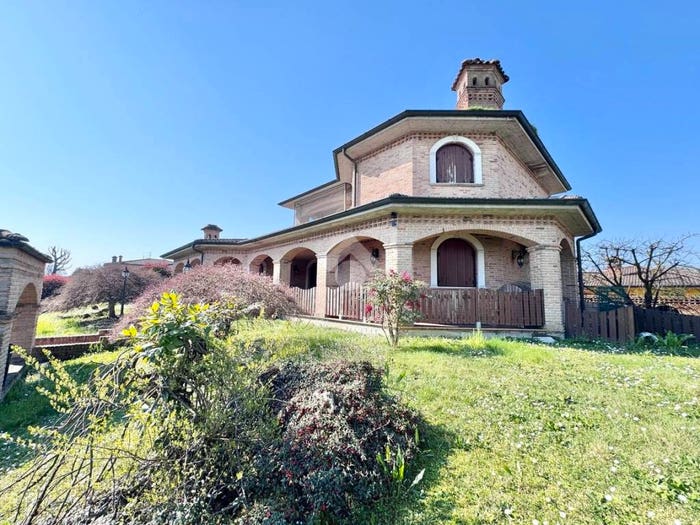 Casa con 5 locali in vendita in Via Giacomo Leopardi, Centro, Vellezzo Bellini