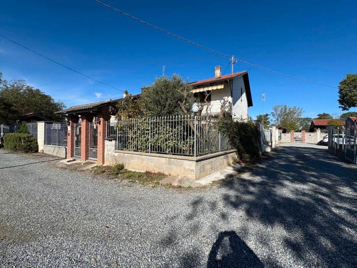 Casa con 6 locali in vendita in Via Caselle, Santa Lucia, San Maurizio Canavese