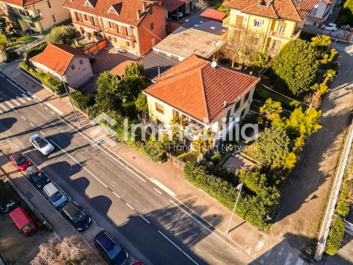 Casa con 6 locali in vendita in Strada Genova, Testona San Michele, Moncalieri