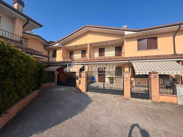 Casa quadrilocale in vendita in Via Sandro Pertini, Centro, Lagosanto
