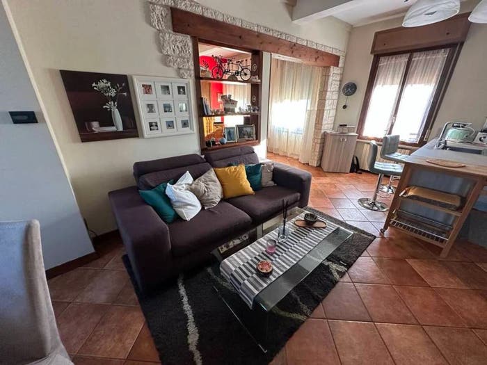 Appartamento quadrilocale in vendita in Vicolo Bertioli, Centro, Ostiglia