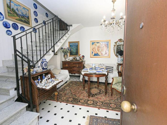 Appartamento trilocale in vendita in Via Paolo Anfossi, Pontedecimo, Genova