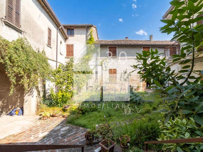Casa con 6 locali in vendita in Via Palazzina, Centro, Castiglione delle Stiviere