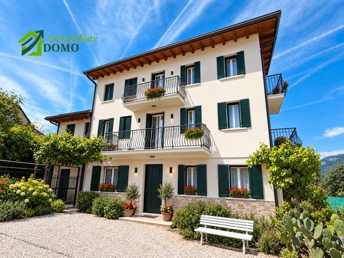 Casa quadrilocale in vendita in Via Carlo Goldoni, Centro, Arsiero