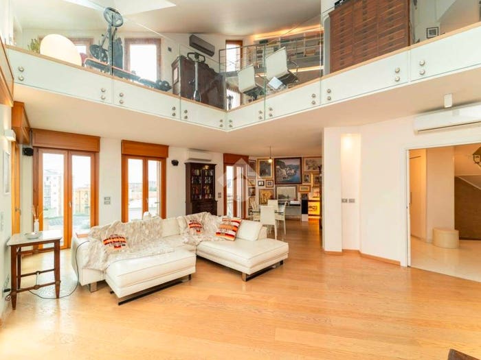 Casa con 6 locali in vendita in Piazza Giacomo Matteotti, Centro, Grugliasco