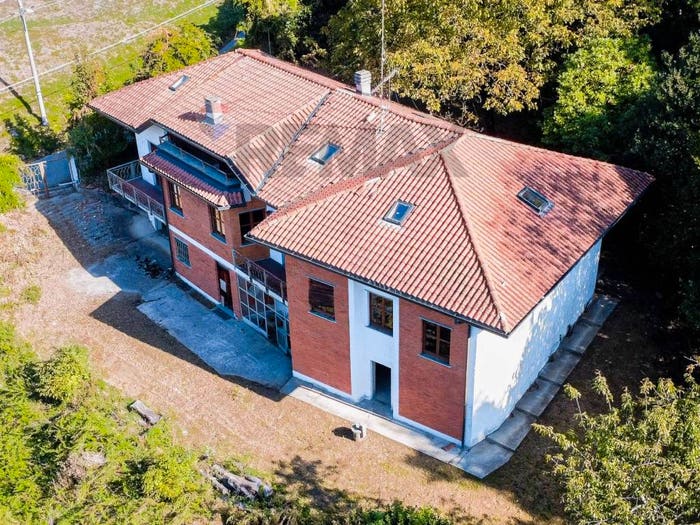 Casa con 6 locali in vendita in Via Madonna Della Lupera, Agra