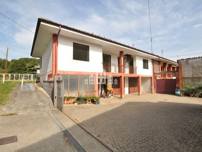 Casa quadrilocale in vendita in Strada per Castelnuovo Nigra, Castellamonte