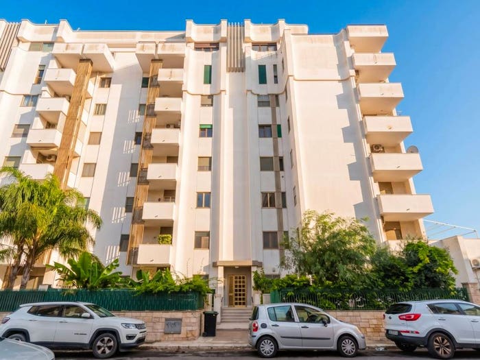 Appartamento con 6 locali in vendita in via Achille Grandi, Commenda, Brindisi