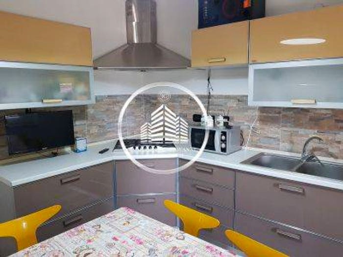 Casa con 6 locali in vendita in Via Craveri, Centro, Bra