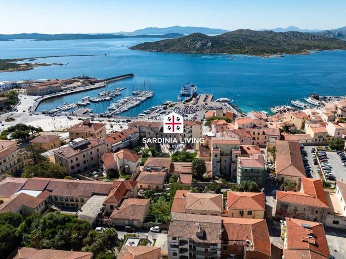 Appartamento trilocale in vendita in via Balilla, La Maddalena