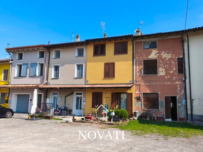 Casa trilocale in vendita in Largo Castello, Centro, Castiglione d'Adda