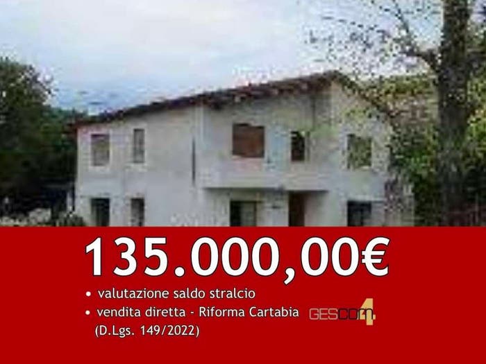 Casa quadrilocale in vendita in Via Giovanni e Paolo Possamai, Centro, Pieve di Soligo
