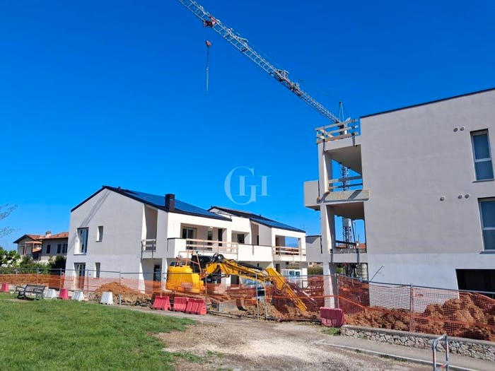 Appartamento trilocale in vendita in via Fornaci, Centro, Peschiera del Garda