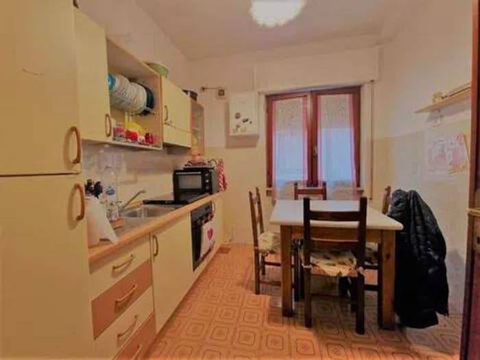 Appartamento trilocale in vendita in Via S Quasimodo, Perticata Bonascola Nazzano, Carrara