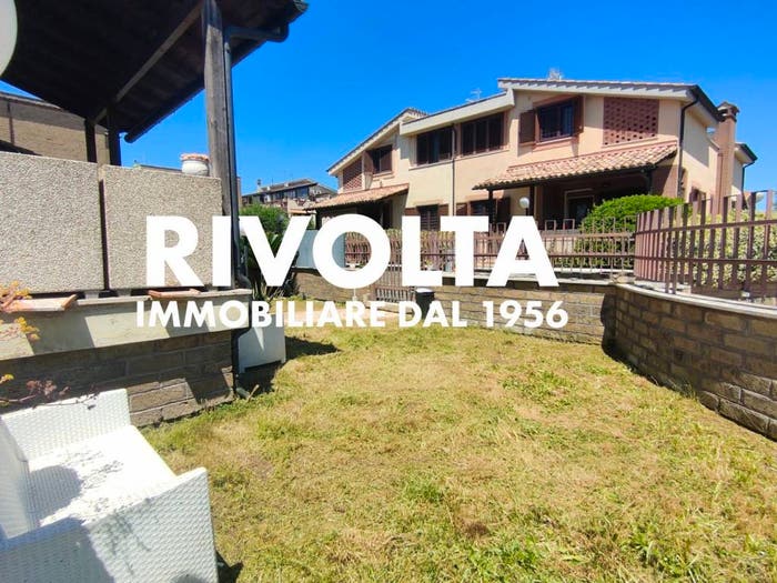 Casa quadrilocale in vendita in Via di Lunghezza, Lunghezza, Roma