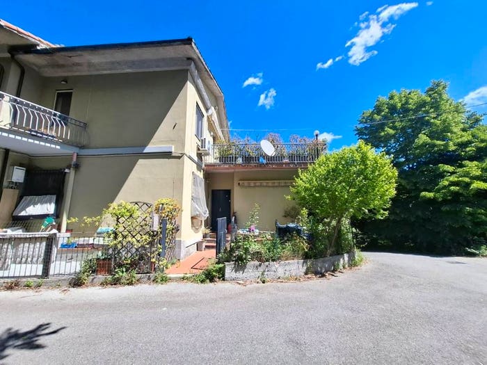 Appartamento trilocale in vendita in Via Montelungo Genova GE Italia, Bavari, Genova