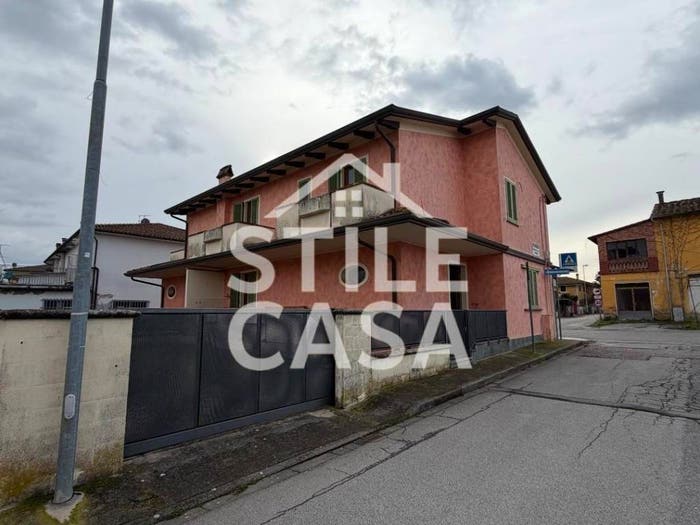 Casa con 6 locali in vendita in IT, Fucecchio