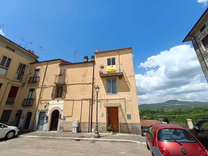 Casa con 5 locali in vendita in Piazza Settembre, Centro, Isernia