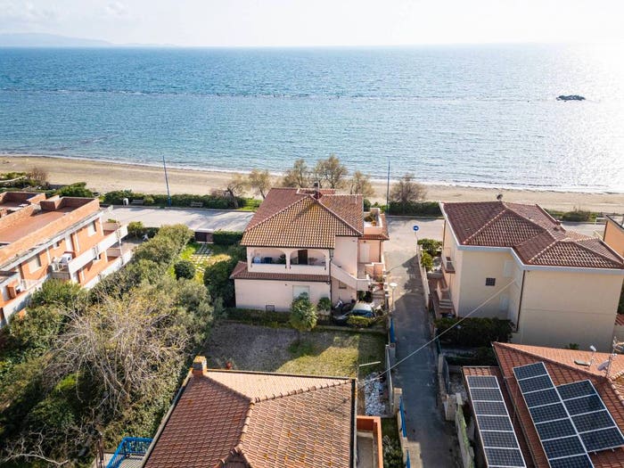 Casa con 6 locali in vendita in Viale Italia, Zona Nuova Pratoranieri, Follonica