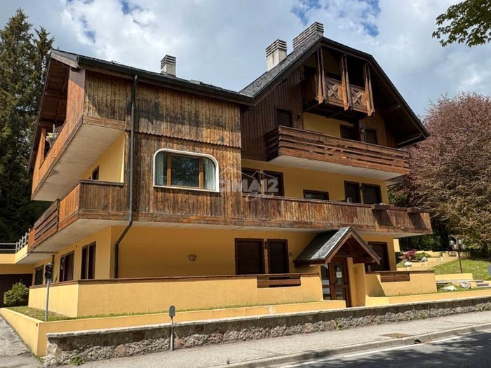 Appartamento trilocale in vendita in Via Camona, Centro, Gallio