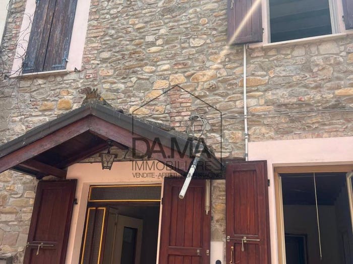 Appartamento quadrilocale in vendita in Località Pecorini, Varano de' Melegari