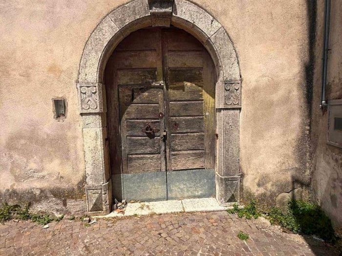 Casa con 6 locali in vendita in Via dei Torresi, Montefusco