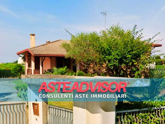 Casa con 6 locali in vendita in Località Isola dell'Abbà Via F Petrarca, Isola Dell'abbà, Polverara