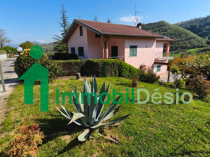 Casa con 6 locali in vendita in Via Piana, Picerno