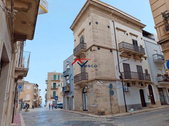 Casa con 6 locali in vendita in Via Ruggero Settimo, Centro, Alcamo