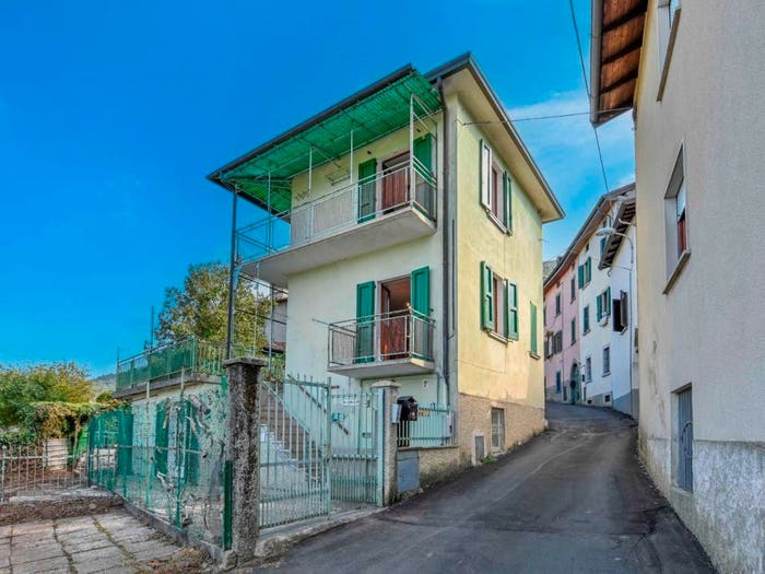 Casa trilocale in vendita in via Grumelduro, Albino
