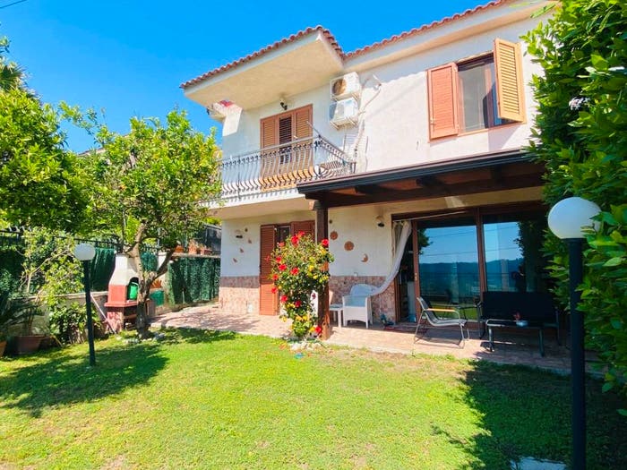 Casa quadrilocale in vendita in Via Vicinale Abbandonata degli Astroni, Bagnoli, Napoli