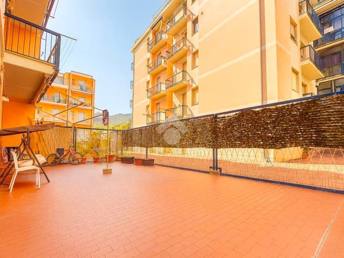 Appartamento quadrilocale in vendita in Via Alcide De Gasperi, Centro, Albenga