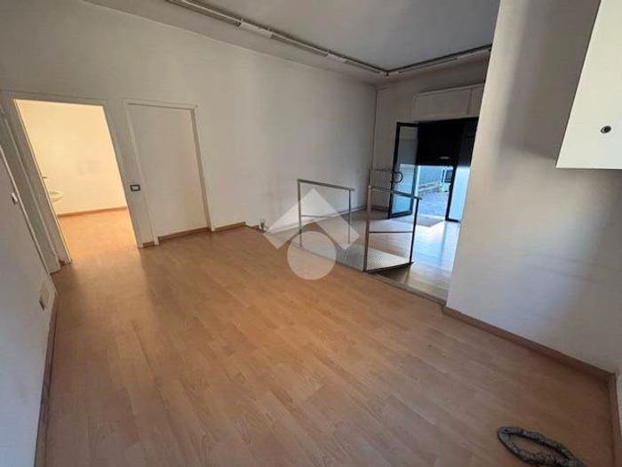Appartamento trilocale in vendita in Via Giuseppe Verdi, Villaggio Del Sole, Limbiate
