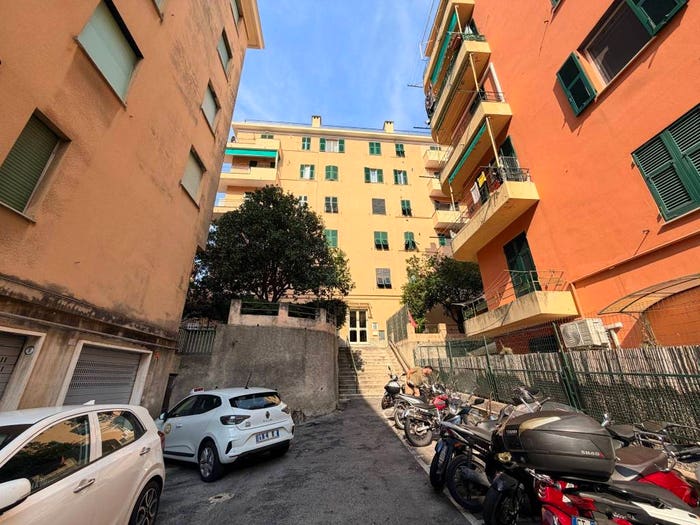 Appartamento trilocale in vendita in Via del Commercio, Nervi, Genova