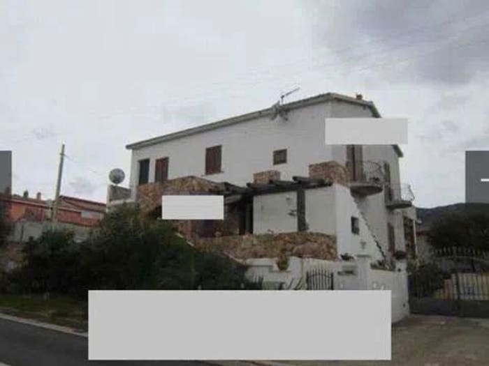 Casa con 6 locali in vendita in Via Nazionale, Centro, Budoni