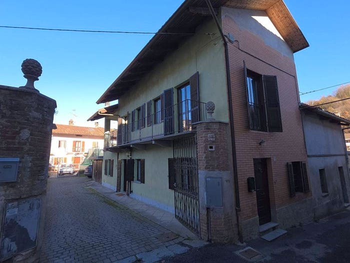 Casa con 5 locali in vendita in Via Felice Nazzaro, Centro, Monteu da Po