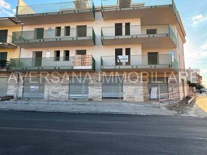 Appartamento trilocale in vendita in Via Vittorio Emanuele, Parete