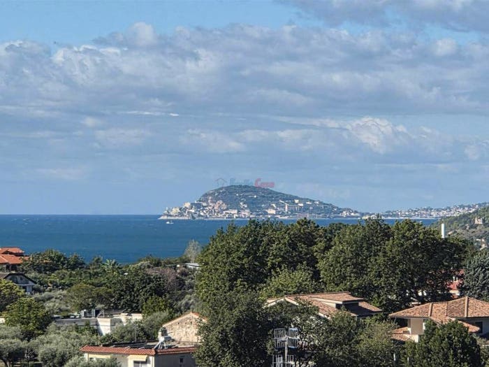 Appartamento trilocale in vendita in Centro, Minturno