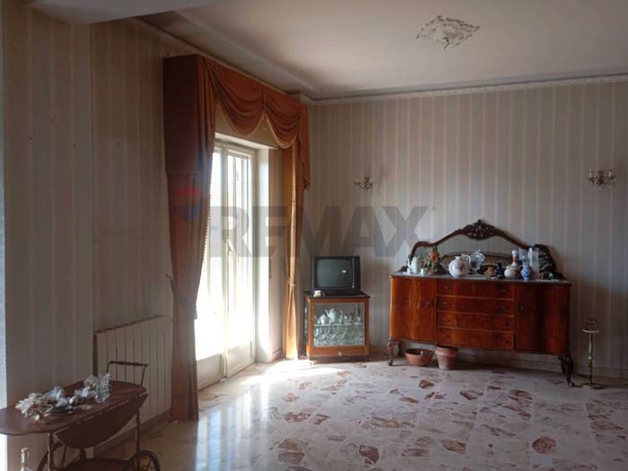 Appartamento con 6 locali in vendita in Via Galileo Galilei, Centro, Caltagirone