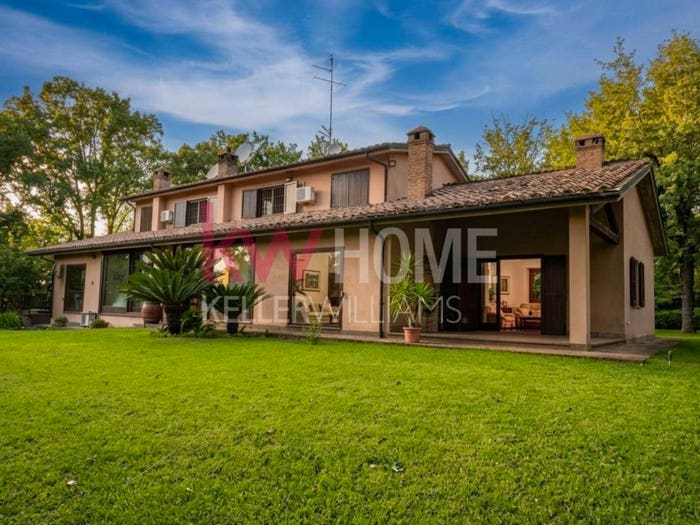 Casa con 6 locali in vendita in Via della Selvotta, Formello