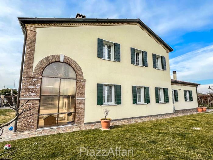 Casa quadrilocale in vendita in Via Roma, Codevigo
